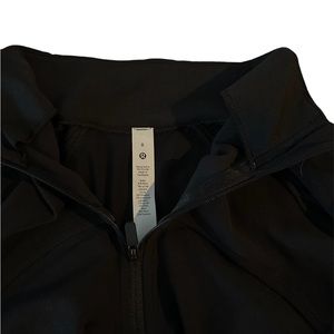 Selling my lululemon define sweater size 8